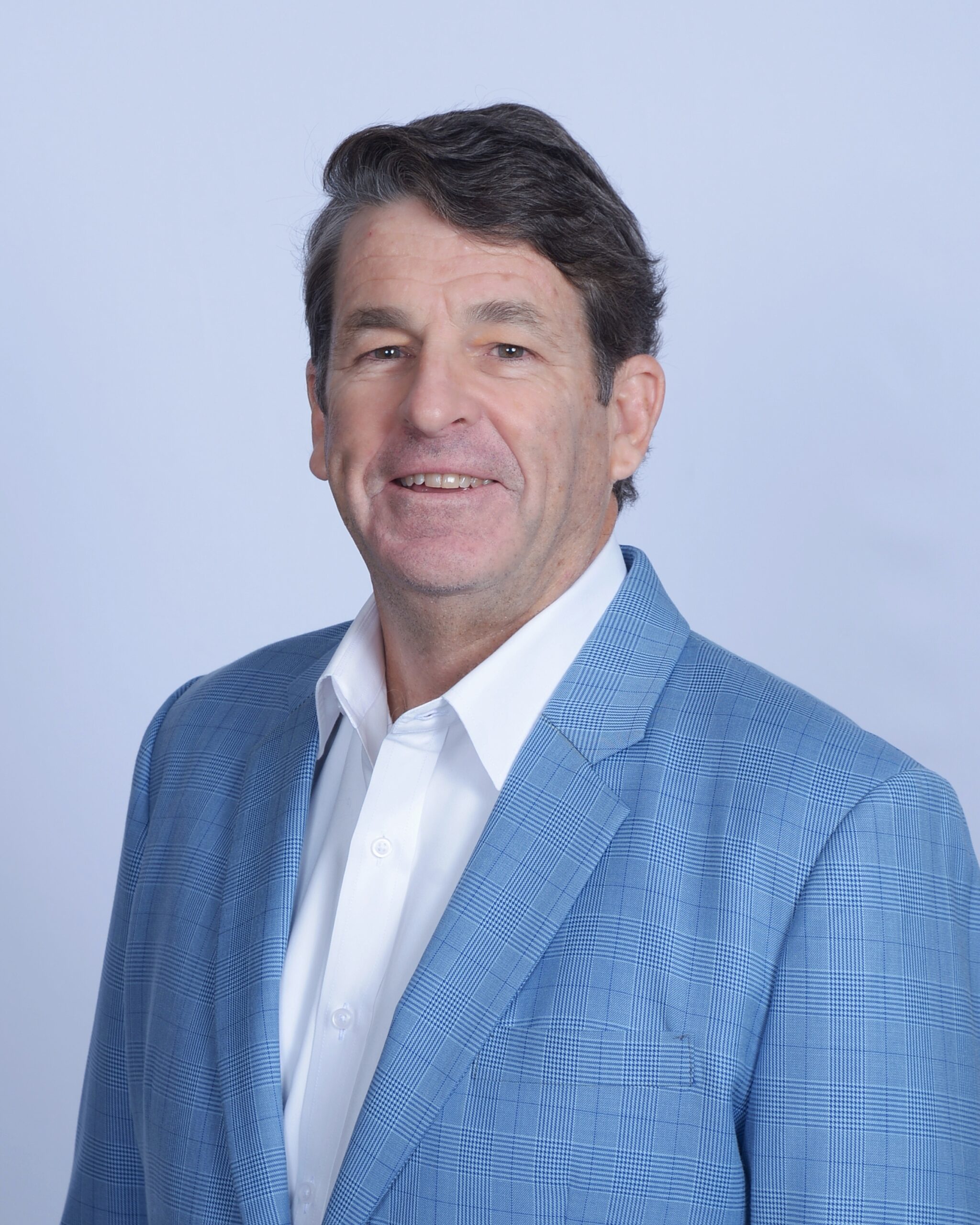 Mike Farley awarded Silver Candy Dish and Inducted to Candy Hall of Fame